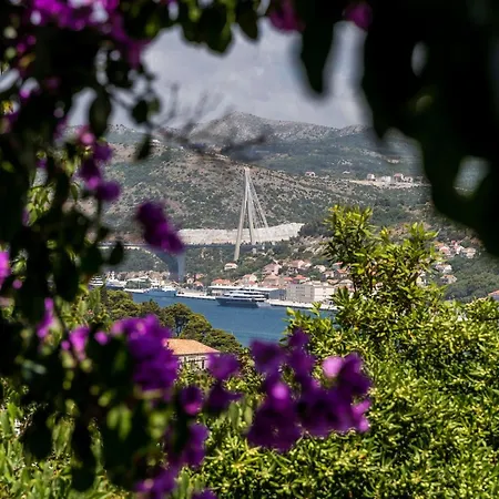 Luka - Two Bedroom アパート